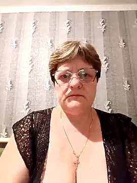 Snapshot of ElzaJewel chatting on April 28, 2026, 9:52 pm ElzaJewel online show from April 28, 2026, 9:52 pm
