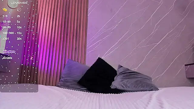 ariana jhonson1 online show from November 6, 2025, 12:31 pm