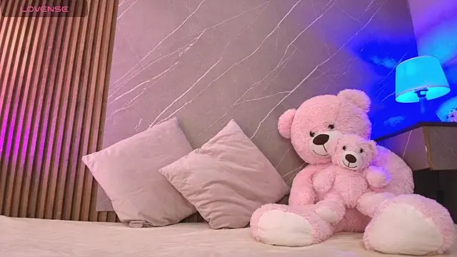 Snapshot of ariana_jhonson1 chatting on February 24, 2026, 12:17 pm ariana jhonson1 online show from February 24, 2026, 12:17 pm