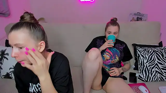 Snapshot of YourMegan chatting on September 20, 2025, 5:51 pm YourMegan online show from September 20, 2025, 5:51 pm