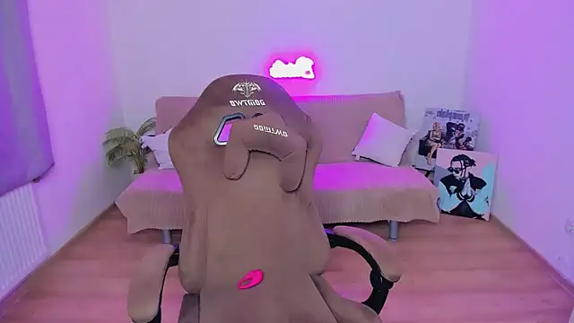 Snapshot of YourMegan chatting on September 13, 2025, 7:14 pm YourMegan online show from September 13, 2025, 7:14 pm