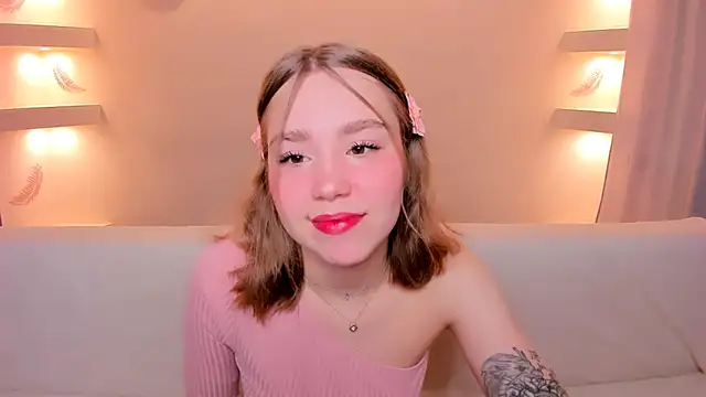 Snapshot of YourMegan chatting on December 1, 2025, 6:42 pm YourMegan online show from December 1, 2025, 6:42 pm