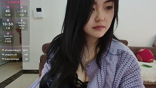 nanaliu6 online show from March 17, 2025, 6:51 am