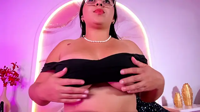 Sofii Lopezz online show from March 10, 2025, 5:50 pm