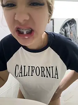 akirahattori online show from November 17, 2025, 4:05 am