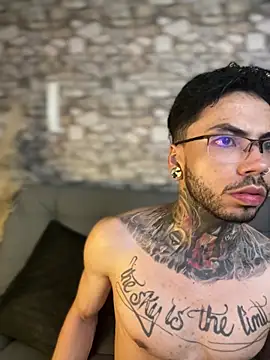 Snapshot of Walker_Thomas1 chatting on February 24, 2025, 2:19 am Walker Thomas1 online show from February 24, 2025, 2:19 am