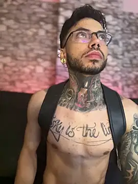 Snapshot of Walker_Thomas1 chatting on February 14, 2025, 5:36 pm Walker Thomas1 online show from February 14, 2025, 5:36 pm