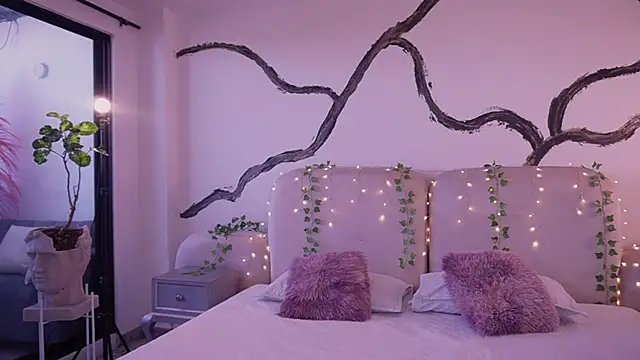 soidai miiu online show from September 17, 2025, 1:24 pm