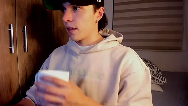 Mastrangelo xxx online show from February 3, 2026, 3:48 am