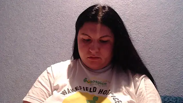 KiraSwee online show from December 17, 2025, 7:52 pm