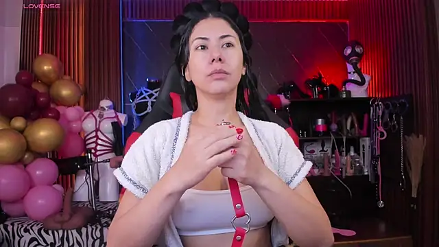 XiaQueen online show from May 22, 2026, 11:52 am