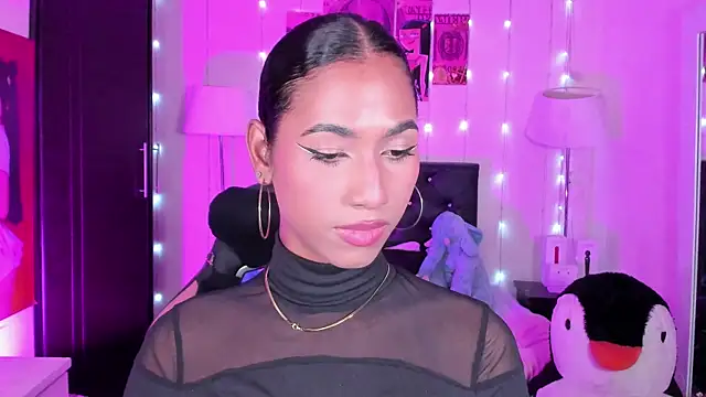 Alissemasiel online show from April 7, 2026, 9:38 pm