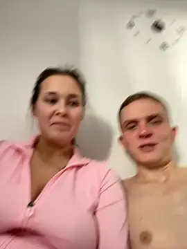 alisanikita online show from November 3, 2025, 9:57 am