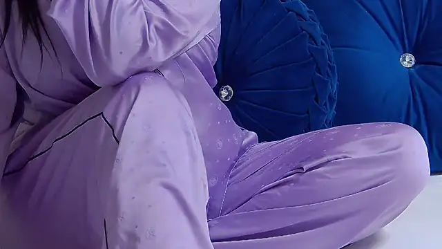 AlessiaExquisit online show from October 7, 2025, 2:01 am