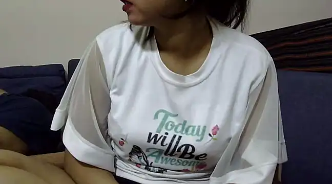 Queen Couple online show from March 4, 2025, 10:24 am