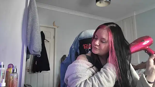 Snapshot of AureliaXOX chatting on November 2, 2025, 11:26 am AureliaXOX online show from November 2, 2025, 11:26 am