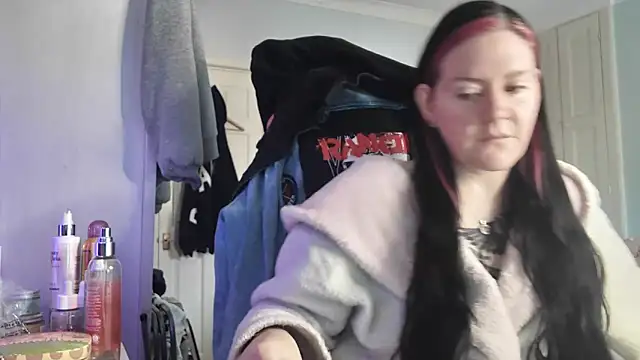 Snapshot of AureliaXOX chatting on November 3, 2025, 9:46 am AureliaXOX online show from November 3, 2025, 9:46 am