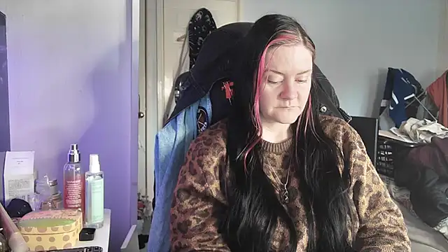 Snapshot of AureliaXOX chatting on November 16, 2025, 2:11 pm AureliaXOX online show from November 16, 2025, 2:11 pm