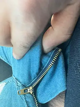 Snapshot of sark0606 chatting on February 24, 2025, 8:06 am sark0606 online show from February 24, 2025, 8:06 am