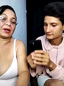 Snapshot of thefuckingowneroftits chatting on February 14, 2025, 11:20 pm thefuckingowneroftits online show from February 14, 2025, 11:20 pm