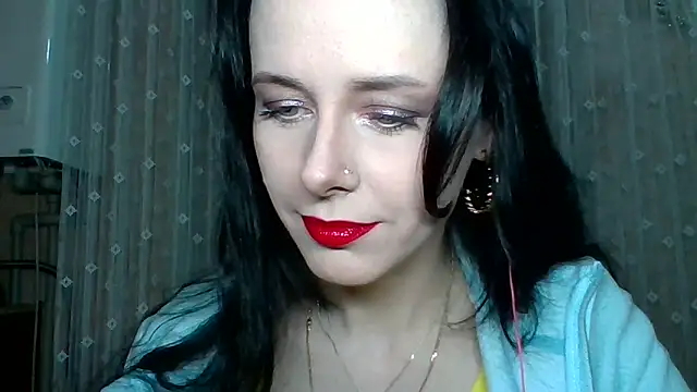 Snapshot of LuminousLady chatting on December 18, 2025, 6:12 pm LuminousLady online show from December 18, 2025, 6:12 pm