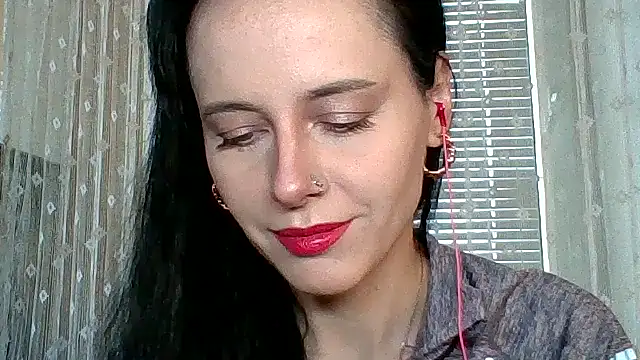 Snapshot of LuminousLady chatting on November 14, 2025, 12:31 pm LuminousLady online show from November 14, 2025, 12:31 pm