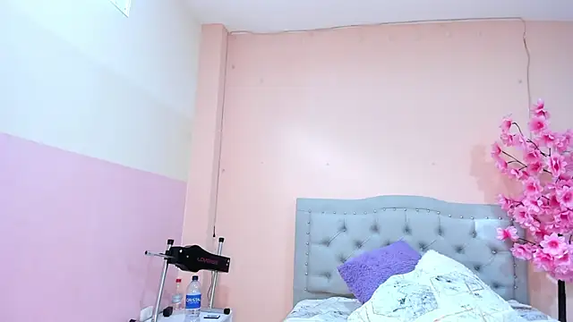 littletammy4u  online show from November 17, 2025, 12:42 pm