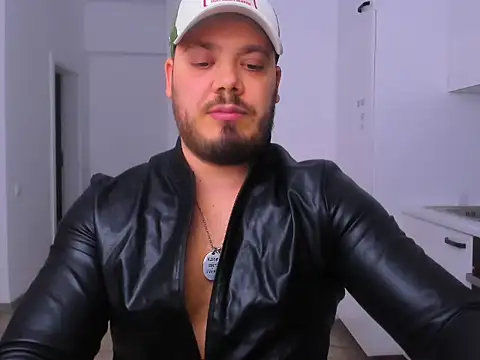 Snapshot of ZackMasterss chatting on February 15, 2026, 11:36 pm ZackMasterss online show from February 15, 2026, 11:36 pm