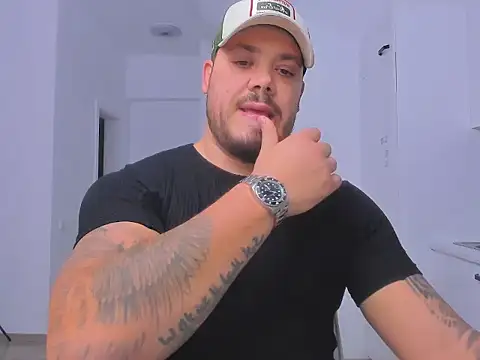 ZackMasterss online show from November 13, 2025, 11:30 pm