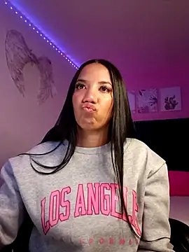 Snapshot of SallyWhitee chatting on February 3, 2026, 7:35 am SallyWhitee online show from February 3, 2026, 7:35 am