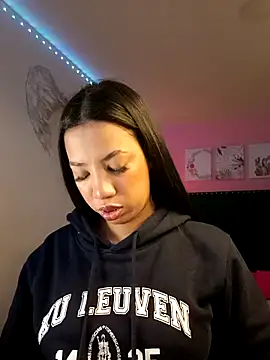 Snapshot of SallyWhitee chatting on February 22, 2026, 5:32 am SallyWhitee online show from February 22, 2026, 5:32 am