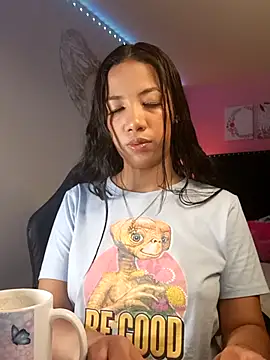 Snapshot of SallyWhitee chatting on March 1, 2026, 6:24 am SallyWhitee online show from March 1, 2026, 6:24 am