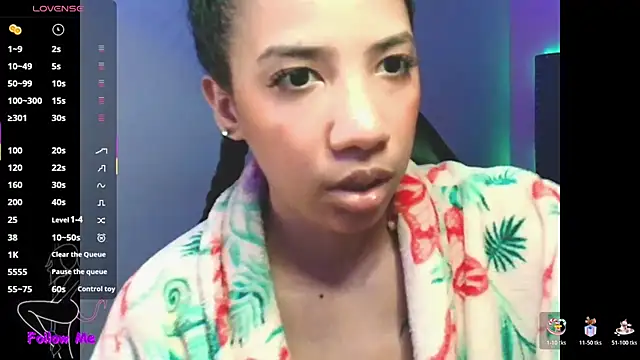 SallyWhitee online show from December 17, 2025, 4:17 am