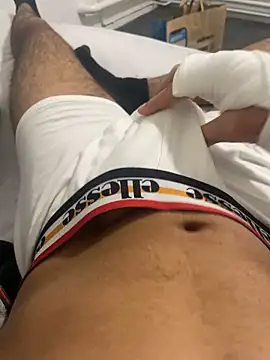 amialiii online show from February 3, 2025, 2:47 am