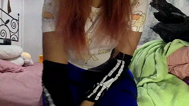 sharonlopez9611 online show from November 18, 2025, 2:59 am