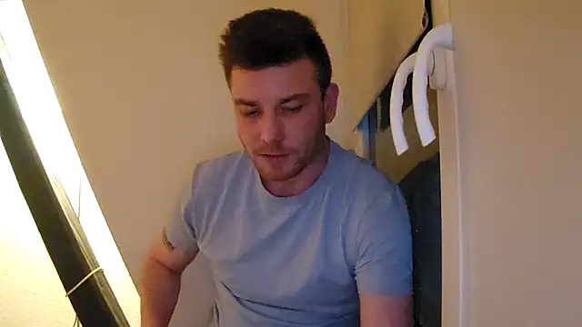 Foxtrott 242 online show from February 2, 2026, 11:04 pm