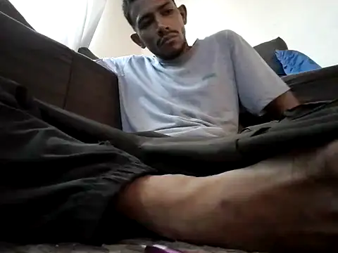 Mineirinho043 online show from March 20, 2025, 7:14 pm