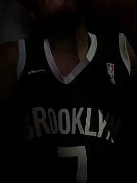 Snapshot of Mineirinho043 chatting on November 21, 2025, 12:31 am Mineirinho043 online show from November 21, 2025, 12:31 am