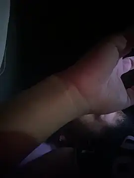 Snapshot of Mineirinho043 chatting on December 18, 2025, 11:30 pm Mineirinho043 online show from December 18, 2025, 11:30 pm