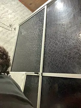 Snapshot of Mineirinho043 chatting on November 19, 2025, 1:27 am Mineirinho043 online show from November 19, 2025, 1:27 am