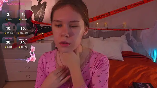 Mia Luw online show from October 30, 2025, 2:54 am