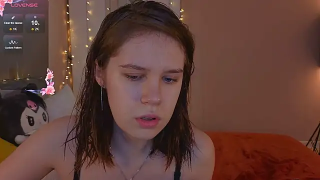 Mia Luw online show from December 20, 2025, 5:10 am