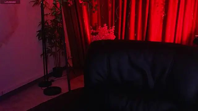 Snapshot of lissaros chatting on February 11, 2026, 6:52 pm lissaros online show from February 11, 2026, 6:52 pm