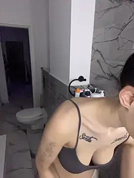 Snapshot of Celine_Roxelle chatting on December 20, 2025, 5:49 pm Celine Roxelle online show from December 20, 2025, 5:49 pm