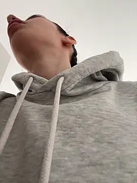 Snapshot of Celine_Roxelle chatting on December 17, 2025, 11:15 am Celine Roxelle online show from December 17, 2025, 11:15 am