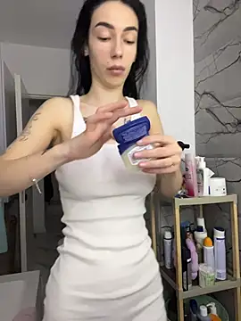 Snapshot of Celine_Roxelle chatting on February 10, 2026, 2:05 pm Celine Roxelle online show from February 10, 2026, 2:05 pm