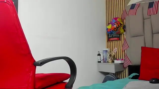 Snapshot of dafnnelewis chatting on October 13, 2025, 12:29 pm dafnnelewis online show from October 13, 2025, 12:29 pm