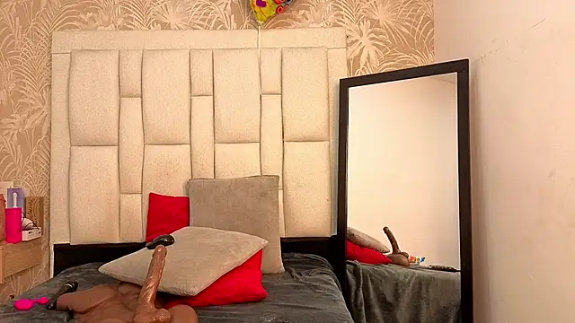 Snapshot of dafnnelewis chatting on November 28, 2025, 11:21 am dafnnelewis online show from November 28, 2025, 11:21 am