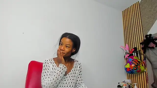 Snapshot of dafnnelewis chatting on October 25, 2025, 12:04 pm dafnnelewis online show from October 25, 2025, 12:04 pm