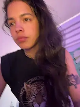 Isabella Rizzo online show from February 25, 2025, 5:19 pm